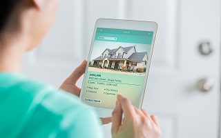 How Should Sellers Price Their Homes to Attract Buyers While Maximizing Value in Kentucky?